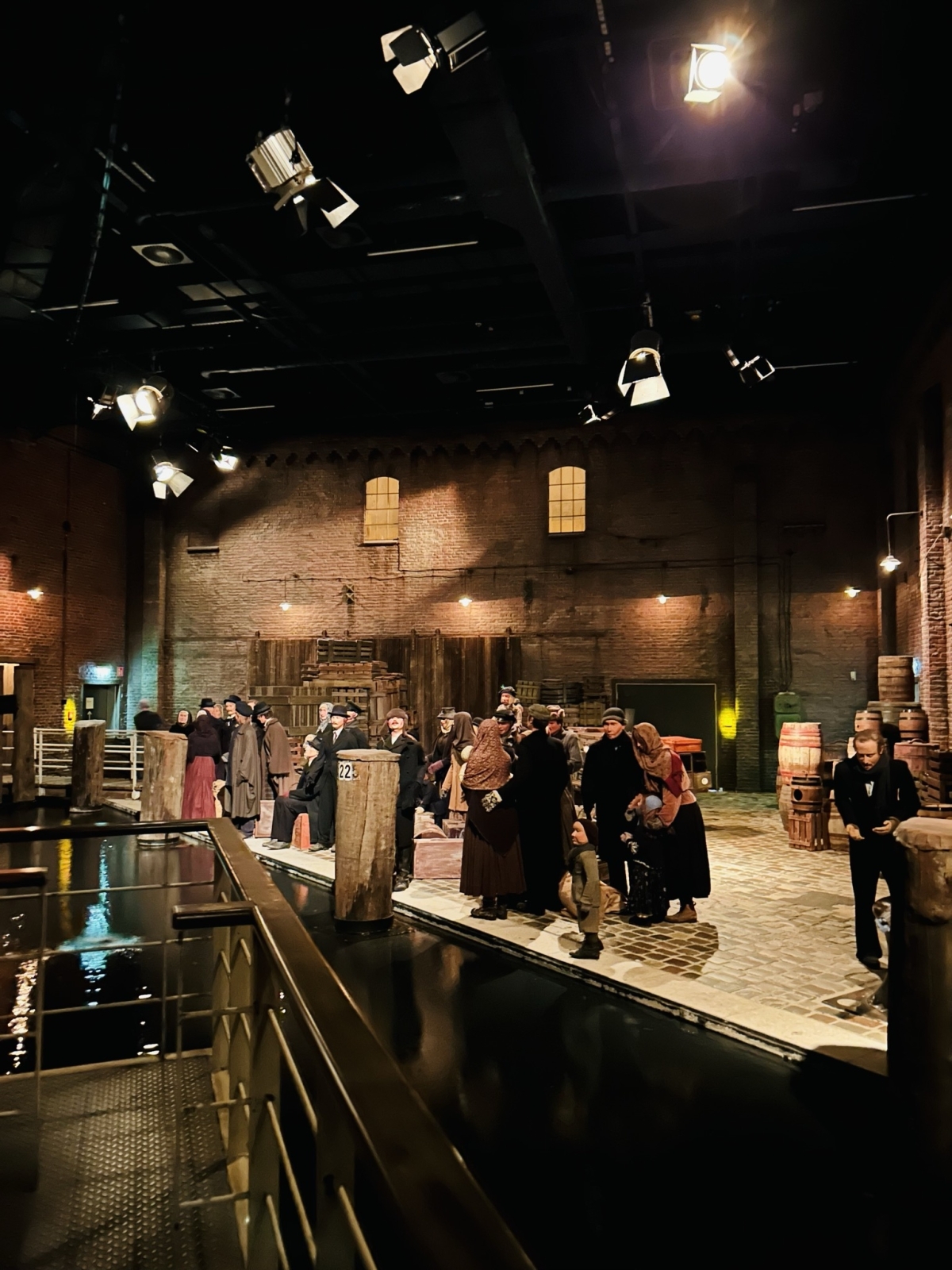 Auf gesellschaftswissenschaftlicher Exkursion - Unsere Oberstufenkurse in Bremerhaven